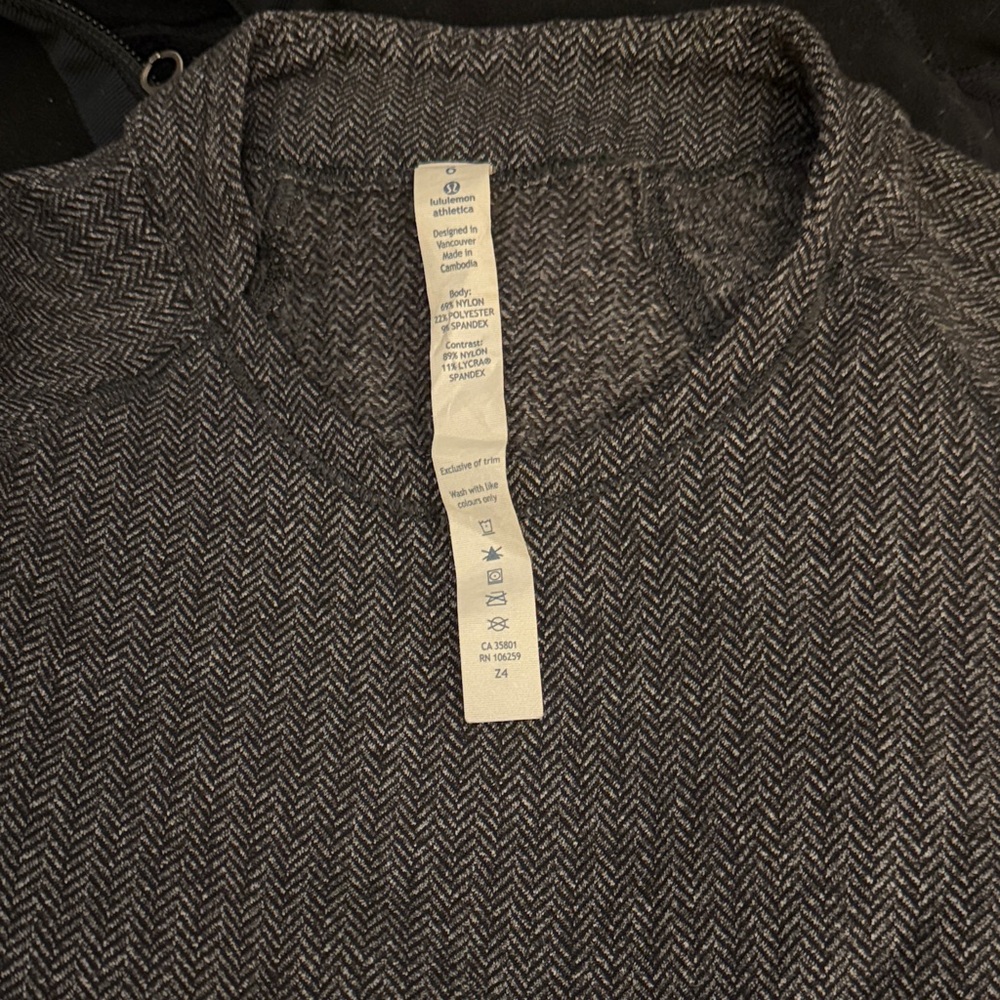 Lululemon Athletica Gray Herringbone fleece lined long sleeve